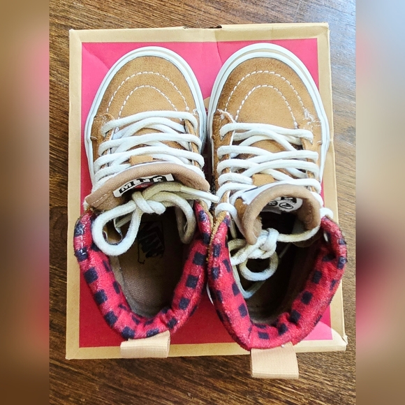 Vans Tan High-Top Sneakers with White Laces - Picture 4 of 6